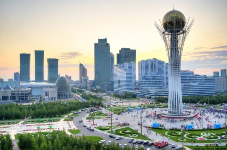 Kazakistan’da Türkler Kazak turizimcileri yetiştiriyor